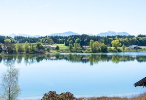 Ferienwohnung Aribo – Ferienwohnung 48qm mit Bergblick und Seeblick vom Balkon