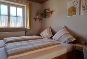 Apartment Andrea - Chiemgau Karte – Ferienappartement Kräuterbeet für 2 Personen, 25 qm, Küchenzeile, Doppelbett