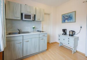 Gästehaus Burghartswieser inkl. Chiemgaukarte – Appartement Hochfelln 30qm, Küche, 1 Wohnschlafzimmer, WLAN, max 2 Personen
