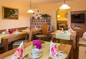 Gästehaus Burghartswieser inkl. Chiemgaukarte – Appartement Hochfelln 30qm, Küche, 1 Wohnschlafzimmer, WLAN, max 2 Personen