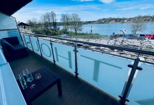Das Bootshaus – Ferienwohnung Seeblick, 60 qm, 1 sep. Schlafzimmer mit Balkon