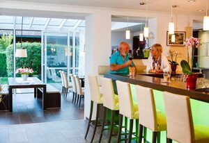Bellevue – Helles Einzelzimmer mit Dusche und WC, Südbalkon, TV, WLAN