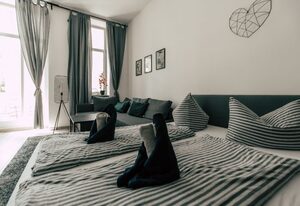 Luga Homes - Gewandhaus – *Big Industrial* 2-Zimmer-Appartement mit Küche