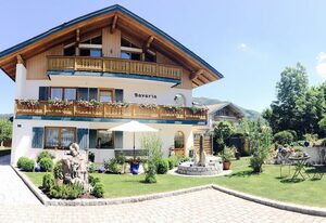 Gästehaus Bavaria inkl. Chiemgaukarte – Einzelzimmer Typ E 8, Dusche und WC, Balkon, TV, WLAN