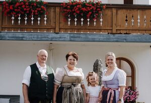 Gästehaus Bavaria inkl. Chiemgaukarte – Einzelzimmer Typ E 8, Dusche und WC, Balkon, TV, WLAN