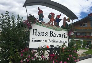 Gästehaus Bavaria inkl. Chiemgaukarte – Einzelzimmer Typ E 8, Dusche und WC, Balkon, TV, WLAN
