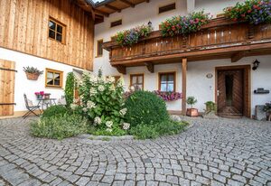 Utznhof – Ferienwohnung Nr. 3 mit Balkon, 65 qm
