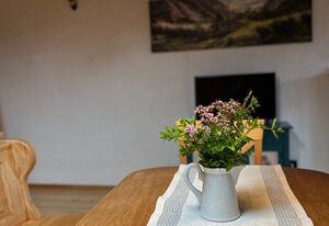 Huberhof, Mettenham – Ferienwohnung für 3Pers. 60 qm, Wohnküche, Schlafzimmer, Dusche/WC, WLAN