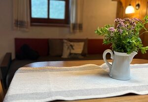 Huberhof, Mettenham – Ferienwohnung für 3Pers. 60 qm, Wohnküche, Schlafzimmer, Dusche/WC, WLAN