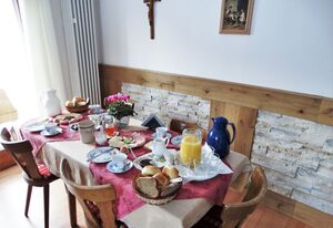 Haus Saurler - Chiemgau Karte – Einzelzimmer mit Balkon, Dusche und WC