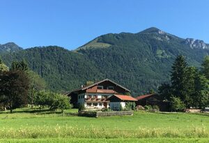 Landerhauser-Hof – Ferienwohnung Hochplatte, 75 qm, 1 Schlafzimmer, Terrasse