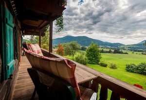 Stockinger Hof inkl. Chiemgaukarte – Ferienwohnung Rauschberg 35 qm, Balk., Kochnische, 1 Schlafz., 1 Wohnschlafz.