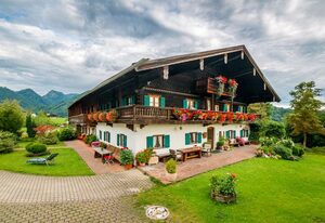 Stockinger Hof inkl. Chiemgaukarte – Ferienwohnung Rauschberg 35 qm, Balk., Kochnische, 1 Schlafz., 1 Wohnschlafz.