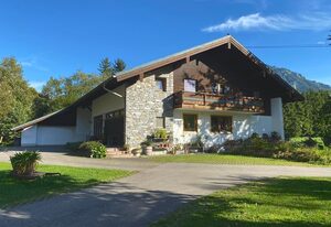 Ferienwohnungen v. Knoerzer-Suckow inkl. Chiemgaukarte – Ferienwohnung Isabella 65qm, Balkon, Kochnische, 2 Schlafzimmer, Wohnzimmer