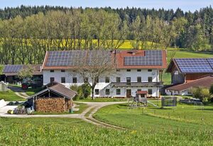 Paulhof am Chiemsee – Ferienwohnung Sonnenseite mit 2 sep. Schlafzimmer