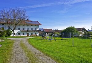 Paulhof am Chiemsee – Ferienwohnung Sonnenseite mit 2 sep. Schlafzimmer