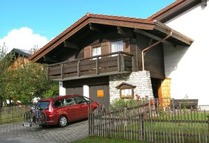 Ferienwohnungen Mayer - Chiemgau Karte – Ferienwohnung Chiemsee für 4 Personen mit Balkon, Wohnschlafraum, 50 qm