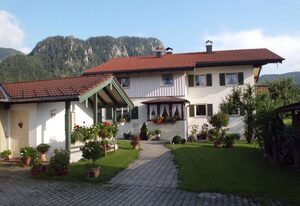 Haus Schmauß - Chiemgau Karte – Ferienwohnung für 2 Personen mit Terrasse, 1 Schlafzimmer, 40 qm