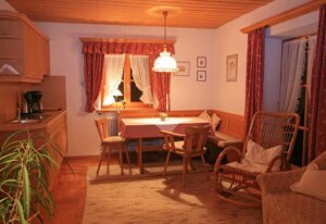Gästehaus Gschwendtner - Chiemgau Karte – Ferienwohnung 4 für 2 Personen mit Balkon, 27 qm, Küche, Wohnschlafraum