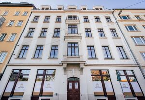 Luga Homes - Stadthaus – *Grand Modern* 3-Zimmer-Appartement mit Wohnküche