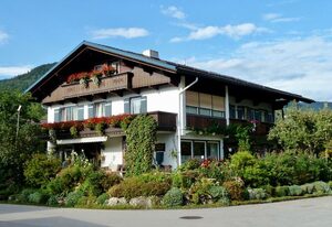 Ferienwohnung Ringsgwandl inkl. Chiemgaukarte – Ferienwohnung Rosenquarz 70qm, Balkon, Küche, 2 Schlafzimmer, 1 Wohnschlafzimmer