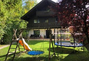 Gästehaus Staller inkl. Chiemgaukarte – Ferienwohnung Westernbergblick **** 60qm, Balkon, 1 Wohnz., 2 Schlafz., Kochnische