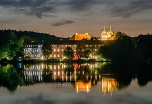 Kloster Seeon Kultur- und Bildungszentrum des Bezirks Oberbayern – Einzelzimmer mit Dusche/WC