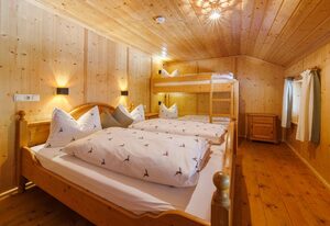 Steinberger Hof Alm inkl. Chiemgau Karte – Alm 100 qm, Terrasse, Küche, 2 Schlafzimmer, Wohnzimmer, max 8 Personen