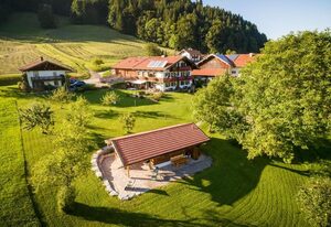 Dammerer Hof inkl. Chiemgaukarte – Ferienhäuschen 30qm, Terrasse, Küche, 1 Wohn- Schlafzimmer, max 2 P. WLAN