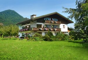 Schwabenbauernhof - Landhaus Pichler inkl. Chiemgaukarte – Fewo Zinnkopf 27 qm, Südostbalkon o. Terrasse, Kochnische, WLAN, 1 Wohn-Schlafz.