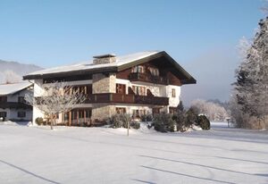 Schwabenbauernhof - Landhaus Pichler inkl. Chiemgaukarte – Fewo Zinnkopf 27 qm, Südostbalkon o. Terrasse, Kochnische, WLAN, 1 Wohn-Schlafz.