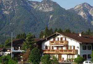 Gästehaus Erika - Chiemgau Karte – Ferienwohnung Katharina, 2 Personen, Schlafzimmer, Küchenzeile, Terrasse, 50 qm