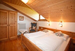 Ferienwohnungen Plenk inkl. Chiemgaukarte – Ferienwohnung 36 qm, Nr. 1, überdachte Terrasse, Küche,1 Wohnschlafzimmer, WLAN