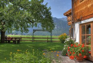 Gästehaus Hirschbichler - Chiemgau Karte – Ferienwohnung Falkenstein für 2 bis 3 Personen mit Balkon, 40 qm, n. k.