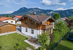 Ferienhaus Naturzauber - Chiemgau Karte – Ferienhaus bis 4 Personen, 2 Schlafzimmer, Terrasse und Balkon, 90m²