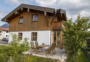Ferienhaus Naturzauber - Chiemgau Karte – Ferienhaus bis 4 Personen, 2 Schlafzimmer, Terrasse und Balkon, 90m²