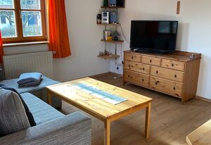 Ferienwohnungen Wolfgang Geistanger - inkl. Chiemgaukarte – Ferienwohnung Maria, 40 qm, 1 Schlafzimmer und 1 Wohnzimmer, Terrasse, WLAN