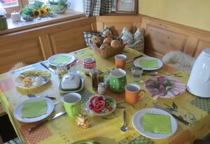 Pension Haus Marianne - Chiemgau Karte – Doppelzimmer Bergblick mit Dusche und WC ohne Balkon