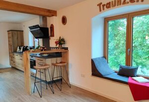 TraunZeit – Ferienwohnung 75 m², 2 Schlafzimmer, Balkon, WLAN, max 5 Pers.