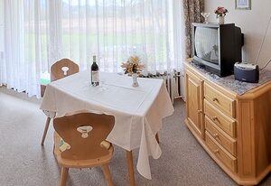 Ferienwohnung Gschwendtner - Chiemgau Karte – Ferienwohnung Frillensee für 2 Personen mit Terrasse, Wohnschlafzimmer, 34 qm