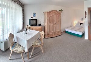 Ferienwohnung Gschwendtner - Chiemgau Karte – Ferienwohnung Frillensee für 2 Personen mit Terrasse, Wohnschlafzimmer, 34 qm