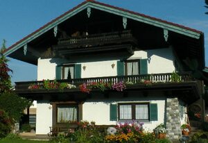 Haus Sonneck - Chiemgau Karte – Ferienwohnung Zinnkopf für 2 Personen mit Balkon, separater Schlafraum, 40 m²