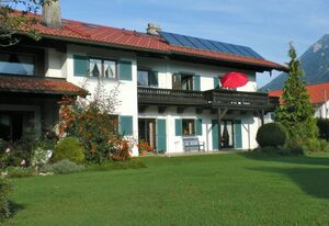 Haus Sonneck - Chiemgau Karte – Ferienwohnung Zinnkopf für 2 Personen mit Balkon, separater Schlafraum, 40 m²