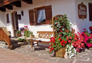 DEB 031 Ferienwohnungen mit Bergblick in Inzell – Ferienwohnung Falkenstein mit Bergblick und Terrasse