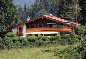 Ferienwohnung am Römerweg `Wald - Chiemgau Karte – Ferienwohnung bis 2 Personen mit 1 Schlafzimmer, Bad/WC, großem Balkon, 79 m²