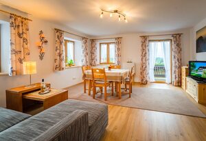 Schmuckhof – Familienzimmer Staufenblick, 58 qm, Süd-Ost-Balkon, WLAN