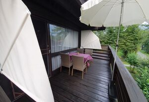 Ferienwohnung Green Deer – FeWo zw. Chiemsee & Salzburg im Voralpenland *WLAN, Thermomix, Balkon, Aussicht*