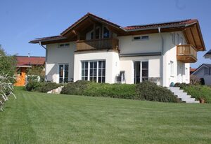 Haus Falkensee - Chiemgau Karte – Ferienwohnung für 4 Personen, 2 separate Schlafzimmer, 96 m²
