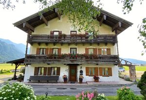 Boar-Hof - Chiemgau Karte – Doppelzimmer mit Balkon, Dusche/WC auf der Etage, Ausziehcouch Nr. 12