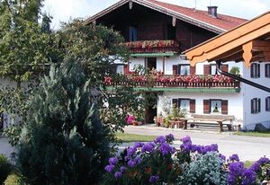 Fembacherhof – Dreibettzimmer mit Etagendusche/Etagen-WC